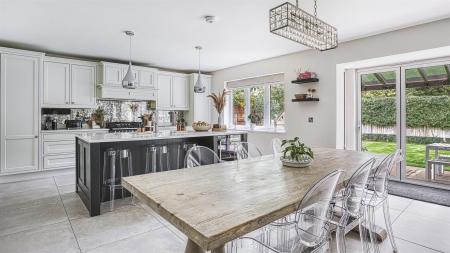 Stunning Open Plan Living Kitchen