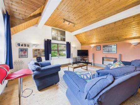 Family Room/Playroom/Additional Bedroom