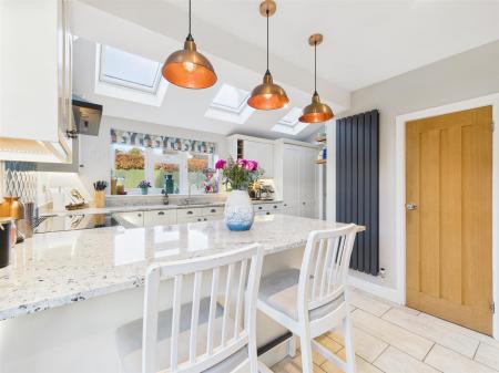 Living Kitchen/Dining Room