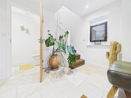 Beautiful Hallway With W.C