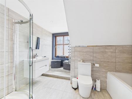 Superbly Appointed Bathroom