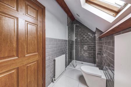 Superbly Appointed En-Suite Shower Room