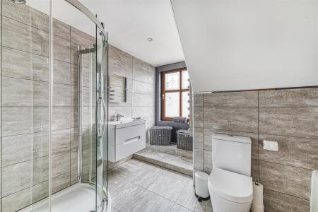 Superbly Appointed Bathroom