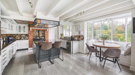 Fabulous Open Plan Living Kitchen