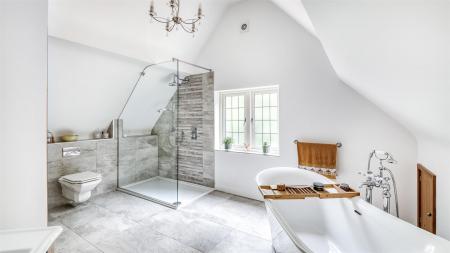 En-Suite Bathroom