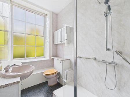 Bathroom/Shower Room