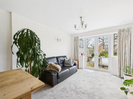 Living Kitchen/Dining Room