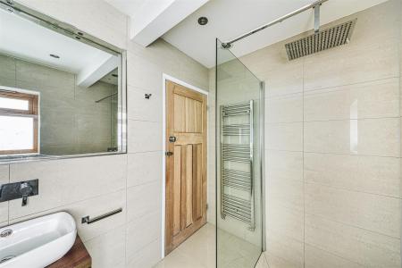 Superbly Appointed Bathroom