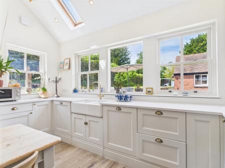 Living Kitchen/Dining Room