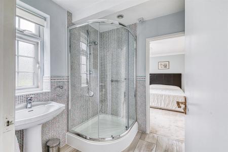 Jack & Jill En-Suite