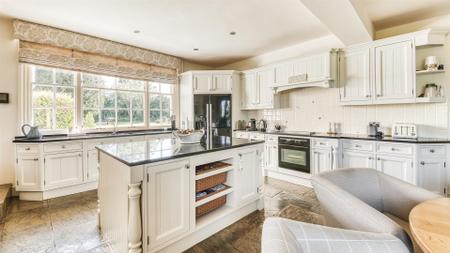 Living Kitchen/Dining Room