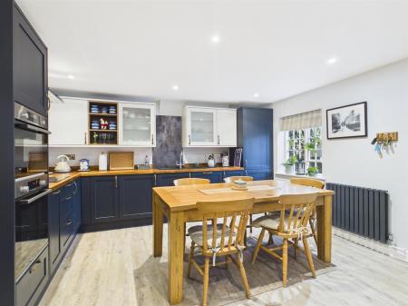 Kitchen/Dining Room