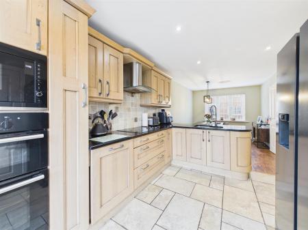 Living/Dining Kitchen