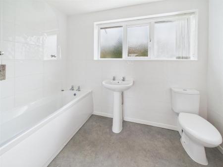 Spacious Family Bathroom