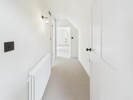 Access To Bedroom Five (First Floor Master) & En-S