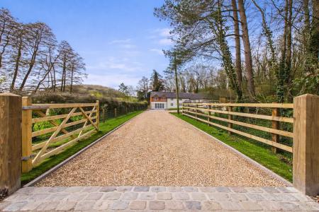 Primrose Bank Stunning Driveway