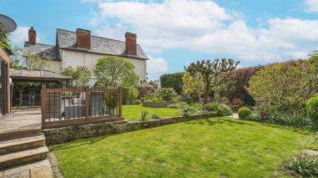 West-Facing Garden