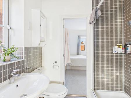 Jack & Jill Style En-Suite
