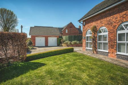 Brick & Tile Detached Double Garage