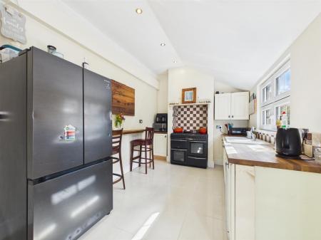 Fitted Kitchen