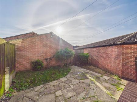 CAM01725G0-PR0065-STILL010.jpg