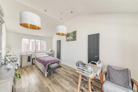 Studio/Double Bedroom Four