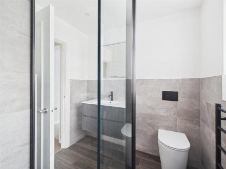 Family Bathroom/Shower Room