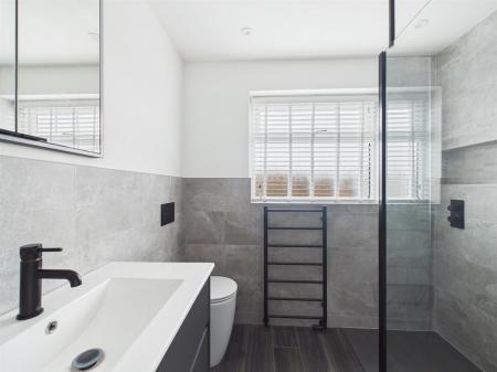 Family Bathroom/Shower Room