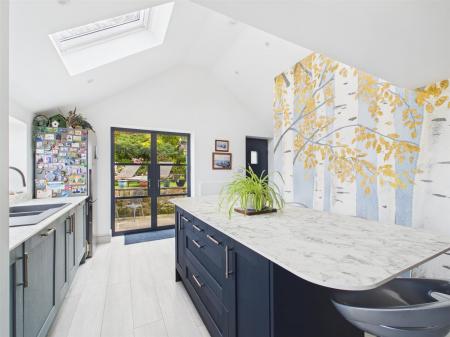 Living Kitchen/Dining Room