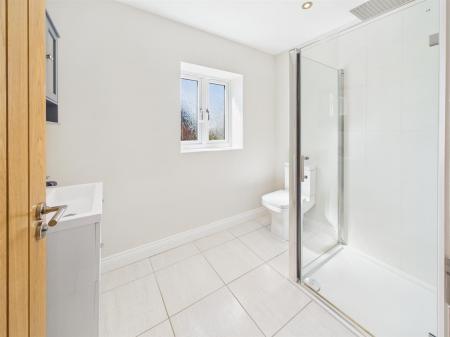 Principle Bedroom En-Suite