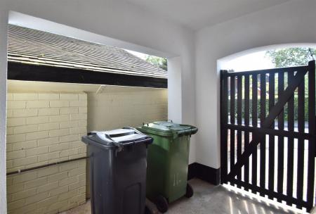 Side Covered Area