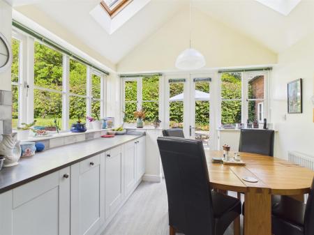 Kitchen/Dining Room