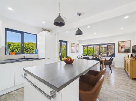 Living Kitchen/Dining/Snug