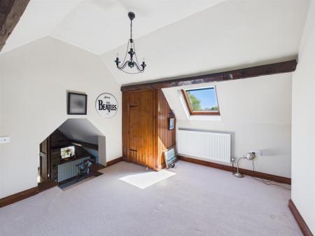 Bedroom Three/ Teenage Suite/Office