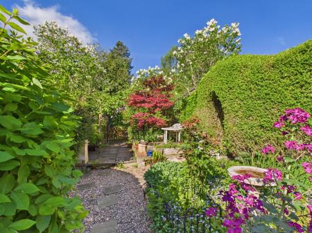 Private Generous Garden to Rear