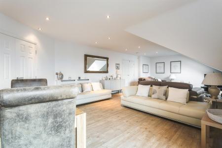 Open Lounge/Dining Room