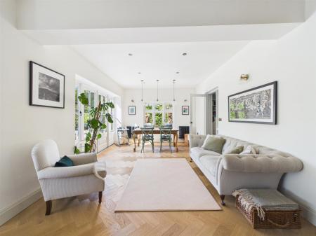 Sitting/ Dining Area