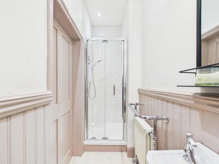 Groundfloor Shower Room