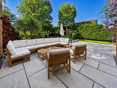 Peaceful & Private Seating Area
