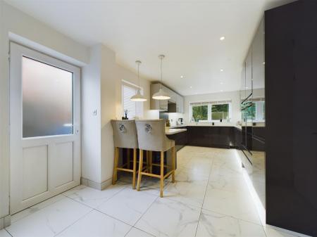 Modern Fitted Kitchen