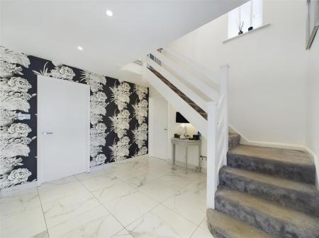 Spacious Welcoming Entrance Hall