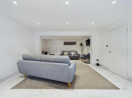 Stylish Open Plan Lounge/Dining Room