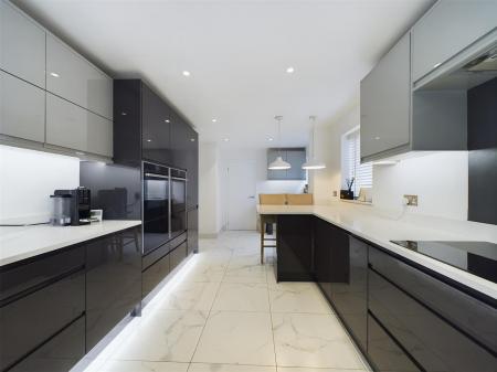 Modern Fitted Kitchen