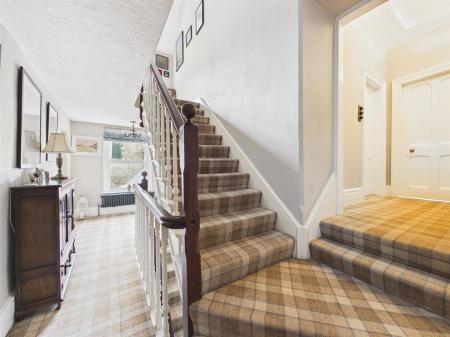 Galleried Split Level Landing