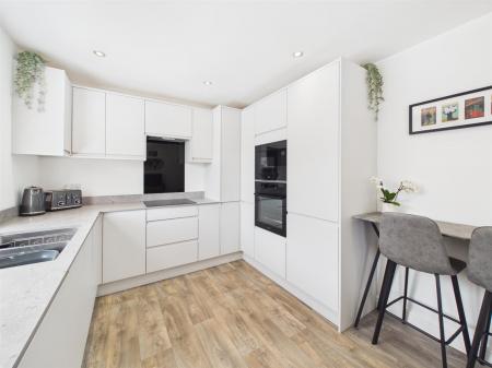 Kitchen/Dining Area