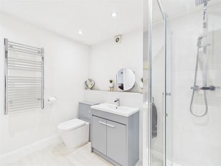 Family Shower Room
