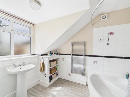 En-Suite Bathroom