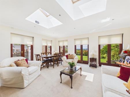 Garden Room/Dining Room