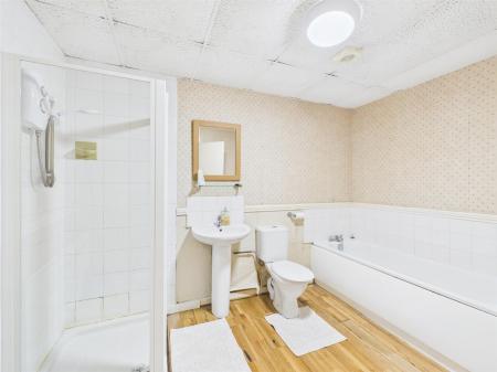 Family Bathrooom