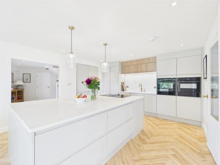 Living Kitchen/Dining Room